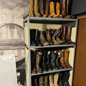 BootDaddy - Quality Vintage and Preowned Top Quality Footwear